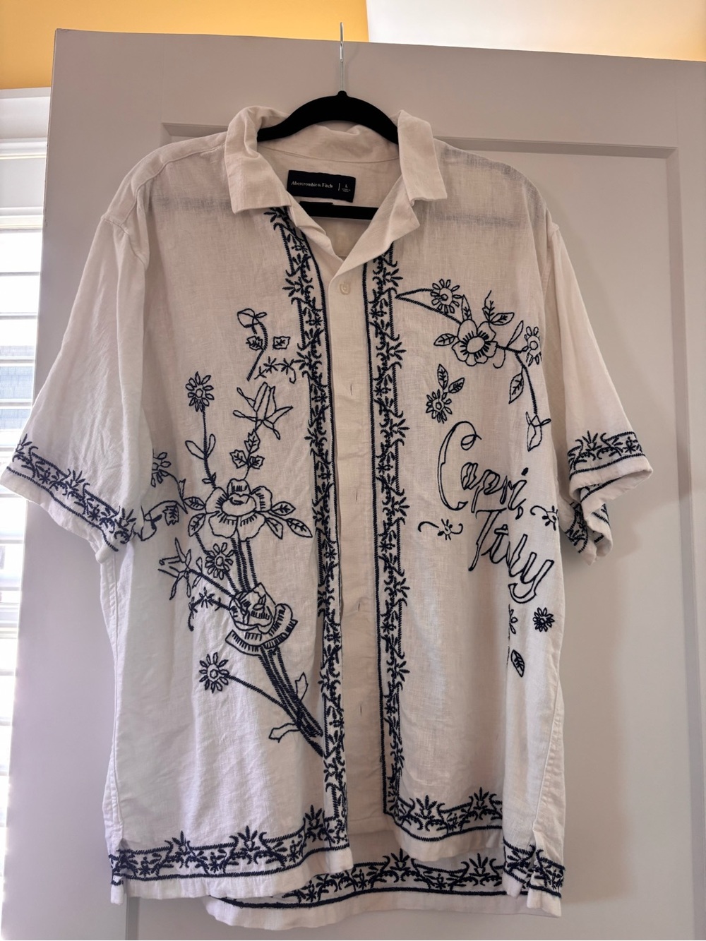 Abercrombie & Fitch White Short-Sleeve Button-Down with Navy Floral Embroidery